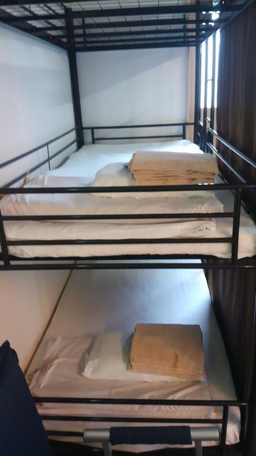 Capsule Inn Miyako Йокогама Экстерьер фото