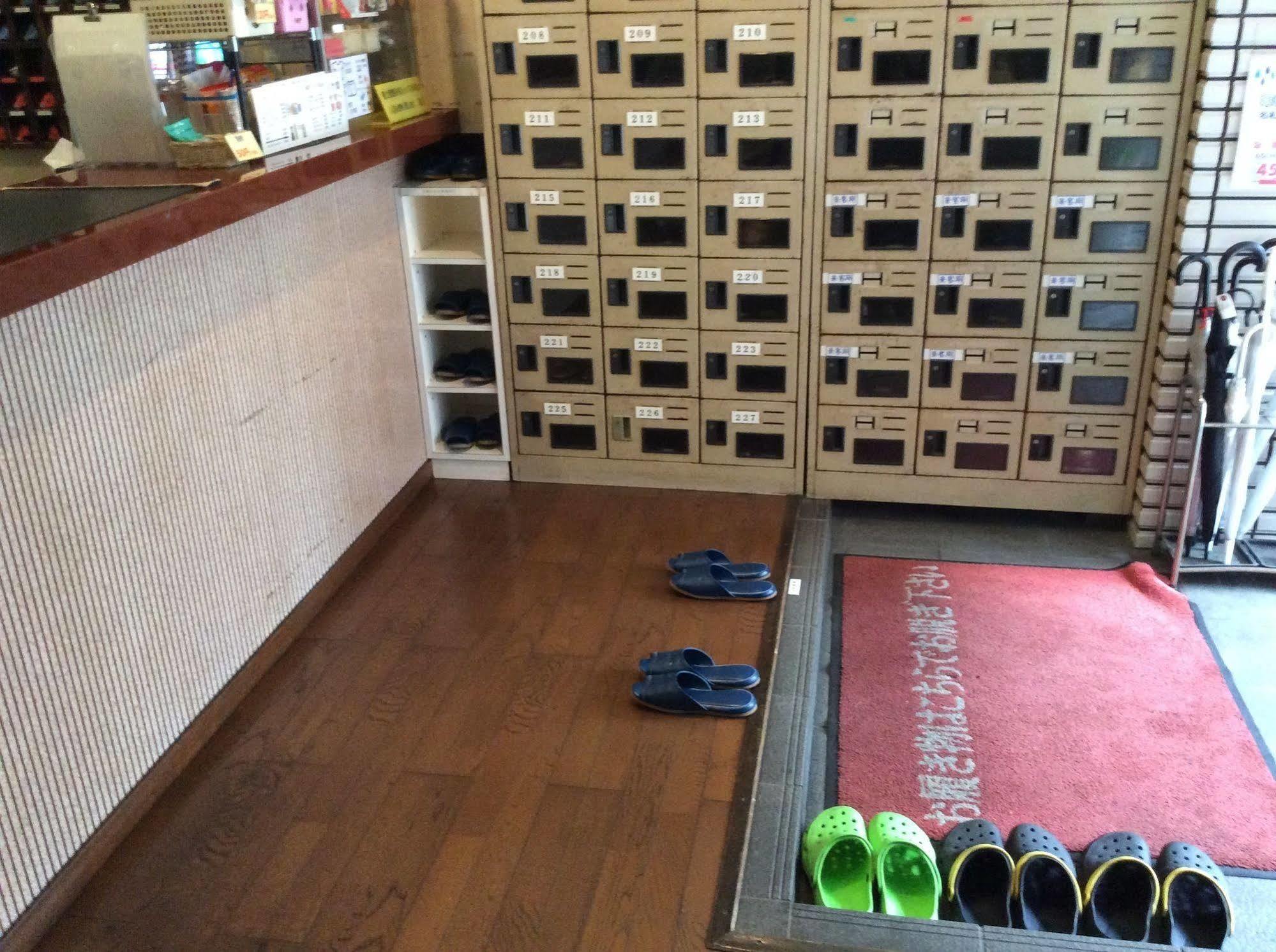 Capsule Inn Miyako Йокогама Экстерьер фото