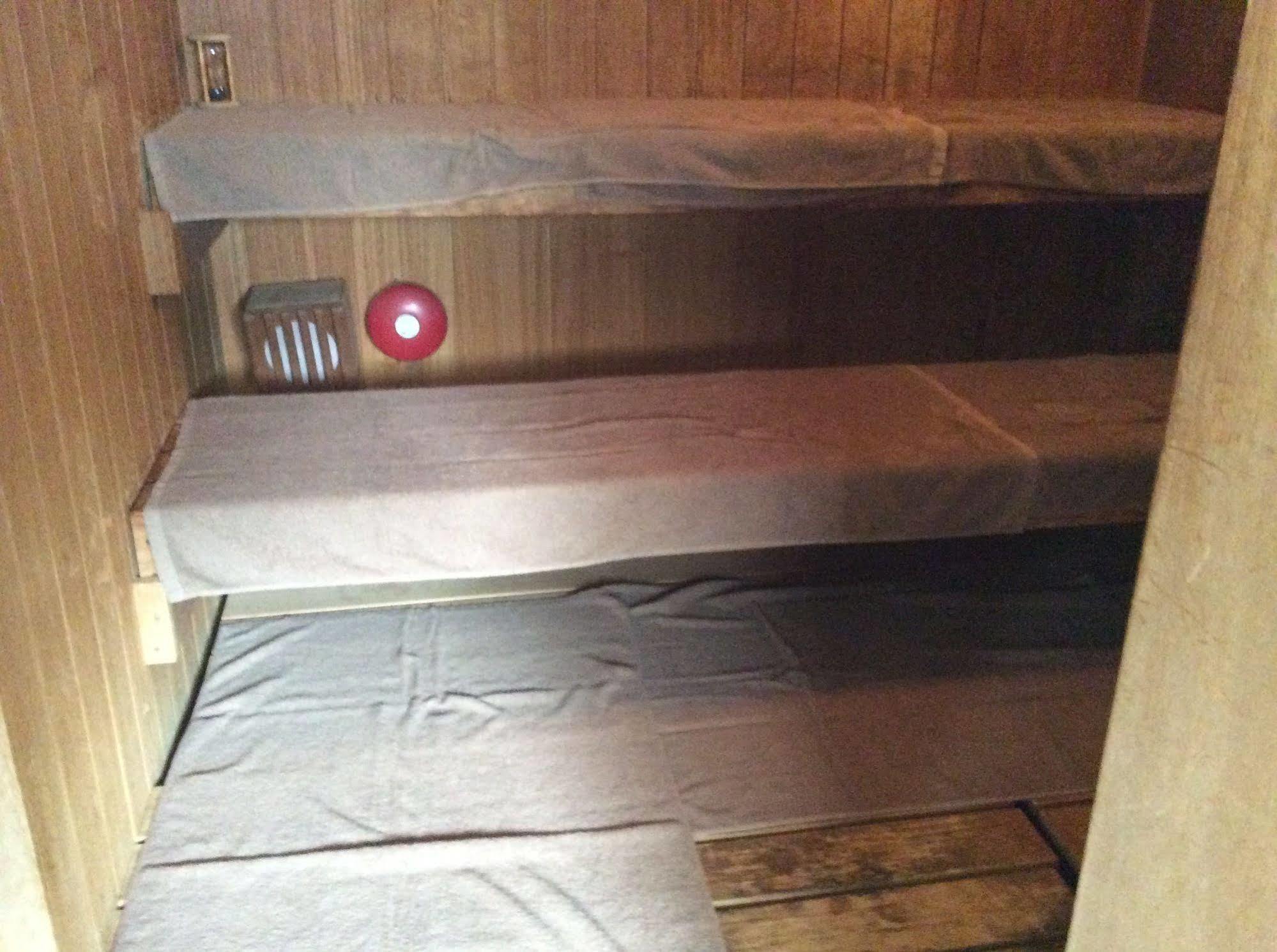 Capsule Inn Miyako Йокогама Экстерьер фото